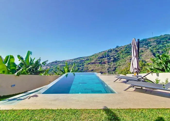 Serenity Valley Escape By Lovelystay Villa *