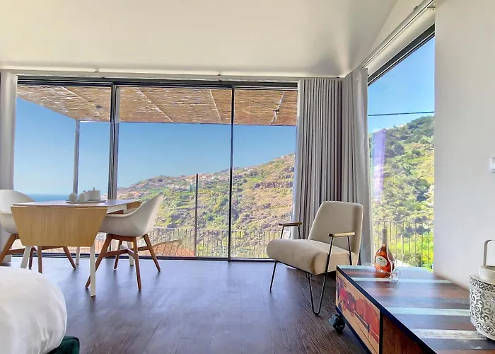 Serenity Valley Escape By Lovelystay Villa